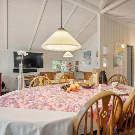 בית נופש Alaine - 850m From The Sea By Interhome *